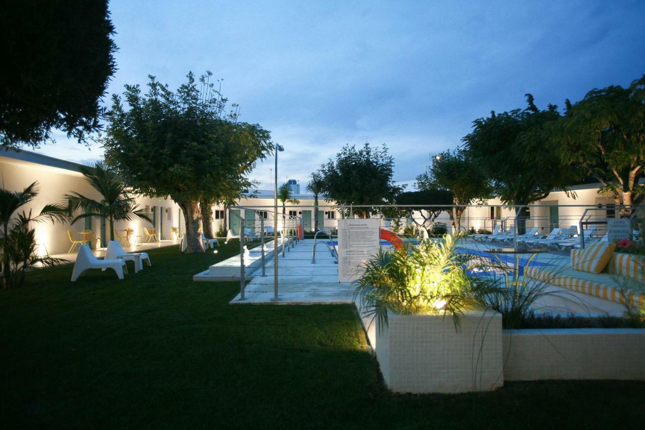 Hostal Las Cumbres Conil De La Frontera Exterior foto